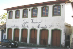 Teatro Municipal Antônio Roberto de Almeida