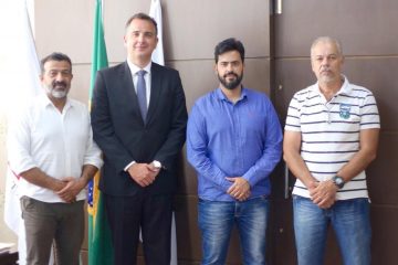 Prefeito recebe Senador Rodrigo Pacheco (DEM) Parlamentar se colocou à disposição para ajudar a reerguer a cidade