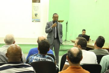 Reunião discute regulamentação dos campos de futebol em Santa Luzia