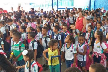 Momento Cívico nas escolas de Santa Luzia