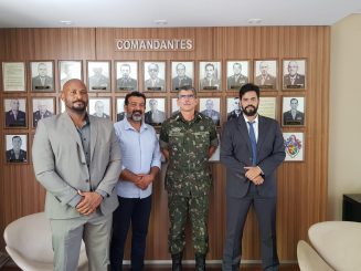 Prefeito reúne com Exército Brasileiro para tentar implantar em Santa Luzia uma Unidade Militar, conhecida como Tiro de Guerra