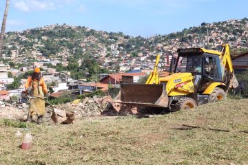 Prefeitura inicia limpeza para revitalização do Curumim Cristina