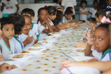 Escola Municipal Marina Viana de Castilho retoma produção da merenda dos alunos