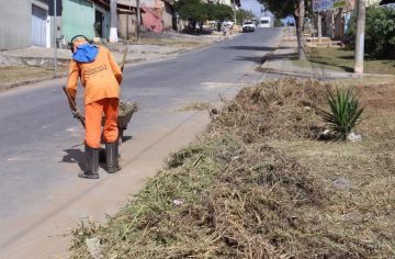 Prefeitura inicia mutirão de limpeza no bairro Baronesa