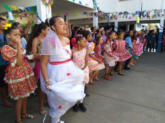 Escolas municipais promovem festas juninas
