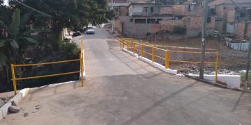 Prefeito entrega obras de reestruturação da ponte e muro de contenção na Rua  João Batista de Lima, no  bairro Palmital