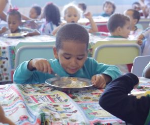 Prefeitura retoma produção da merenda escolar na E. M. Iracema Prado