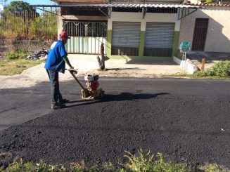 Prefeitura efetua operação  tapa buraco no bairro Santa Matilde