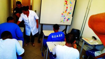 Pela primeira vez, a Prefeitura de Santa Luzia está garantindo o atendimento escolar para os adolescentes que cumprem medida de internação na Delegacia de Orientação e Proteção à Criança e Adolescente – DOPCAD, localizada no centro histórico do município.
