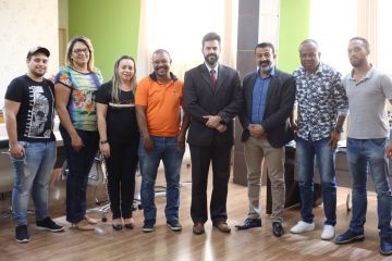 Prefeito assina termo de permissão de uso do Ginásio Poliesportivo  Evento religioso será realizado no próximo final de semana, dias 23, 24 e 25 de agosto