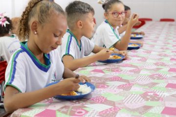 Projeto Merenda nas Escolas chega ao Córrego das Calçadas