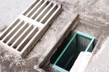 Prefeitura inicia instalação de cestos ecológicos em bueiros da cidade