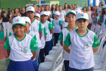Alunos da Escola Municipal Luisa Rosália  Diniz Kentish, no Industrial Americano  participam de formatura do PROGEA