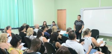 Prefeitura promove  reunião com diretores escolares para  orientações sobre o fechamento  do ano  letivo