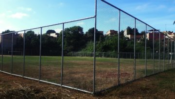 Prefeitura constrói alambrado no campo do Yolandense, no Nova Conquista