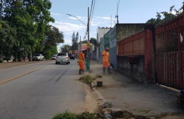 Em Santa Luzia equipes de limpeza seguem trabalhando no período de carnaval