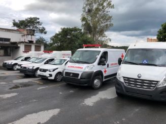 Prefeitura leva ao DETRAN, oito novos veículos próprios, para serem emplacados e serem utilizados na Secretaria Municipal de Saúde