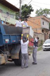 Mutirão de limpeza contra a dengue no bairro Santa Matilde