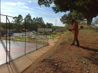 Praça Pedra Bonita recebe limpeza