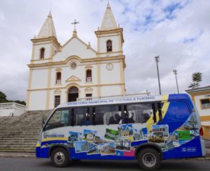 Santa Luzia agora tem ônibus de receptivo turístico
