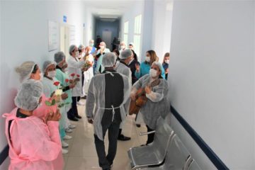 Hospital Municipal Madalena Parrilo Calixto presta homenagem à equipe de Enfermagem pelo dia desses profissionais que atuam na linha de frente no combate à Covid-19 e outras doenças