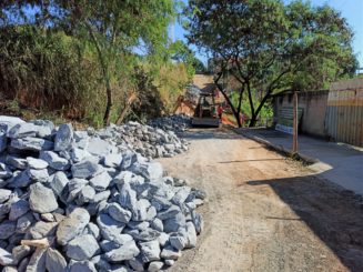 Trabalhos de recuperação da Rua Yara, no bairro Via Colégio são intensificados