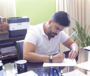 Prefeitura lança a cartilha “Santa Luzia Contra o Trabalho Infantil” e adere ao Programa Prefeito Amigo da Criança