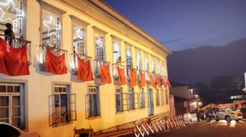 Apresentação do grupo Minueto em Harmonia encerra Projeto Natal de Luz