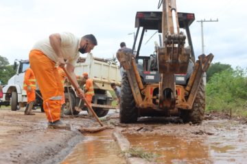 Prefeitura realiza limpeza e manutenção de vias e áreas afetadas pelas chuvas