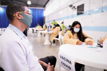 Santa Luzia é a primeira cidade de Minas a vacinar motoristas e fiscais do transporte coletivo contra a covid-19