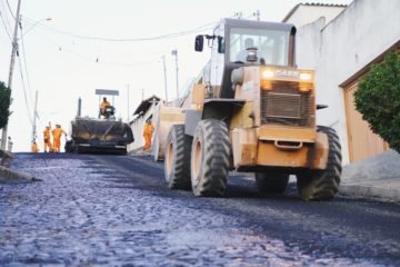 Prefeitura asfalta rua Maringá, no bairro São Benedito