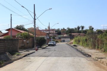 Concluídas obras de drenagem e recapeamento da Rua Modestino Elói