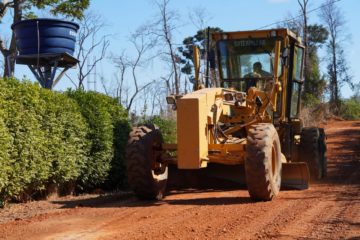 Prefeitura faz obras para melhoria do tráfego na zona rural da cidade