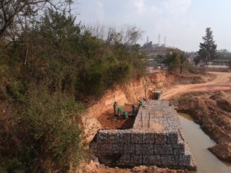 Prefeitura realiza grande obra de contenção na Rotatória do Bagaço para evitar erosão na pista e receber ciclovia do bairro Frimisa até Avenida Brasília próximo ao SESC