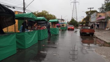 Prefeitura inaugura a terceira feira livre regularizada do município, no bairro Baronesa