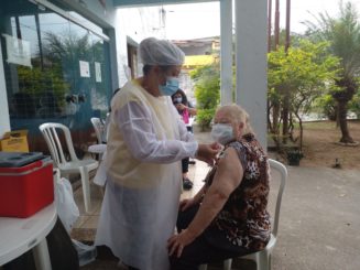 Prefeitura leva vacinação contra a covid-19 à Pracinha da Savassi