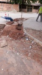 Prefeitura intensifica a limpeza e o conserto de bueiros