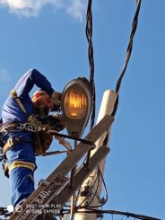 Prefeitura intensifica serviços de troca de lâmpadas devido à chegada do período chuvoso