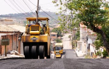 Prefeitura conclui pavimentação da rua Juquiá no bairro São Cosme