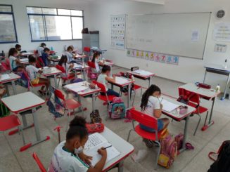 Inauguradas quadra esportiva e 6 salas da E. M. Santa Luzia, que permitiram atender mais 300 alunos que agora podem estudar próximo à residência
