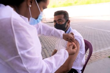 Prefeitura realiza ação educativa no Terminal do Move São Benedito em alusão ao Dia Mundial de Luta contra a AIDS