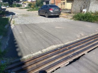 Prefeitura realiza obras de drenagem e criação de bacias de contenção e acaba com alagamentos na Rua Juventino Dias Teixeira no bairro Nossa Senhora das Graças