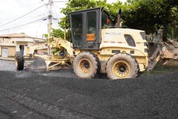 Pacote de obras da prefeitura chega ao bairro Duquesa II e Rua das Palmas é contemplada com asfaltamento