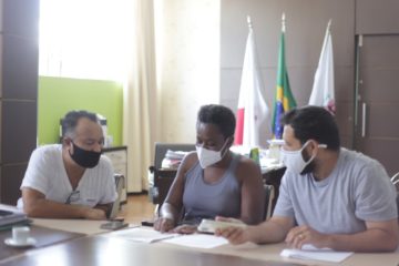 Executivo avança nas tratativas para pagamento do piso nacional salarial da Educação. Esta medida colocará Santa Luzia como o município com os melhores salários da região metropolitana