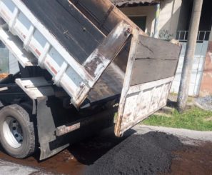 Operação tapa-buracos segue por toda a cidade