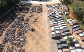Prefeitura promove mutirão para organização do pátio de veículos apreendidos