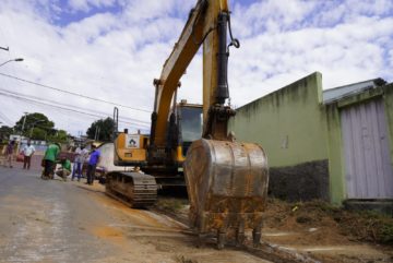 Rua Cotegipe recebe obras de drenagem pluvial