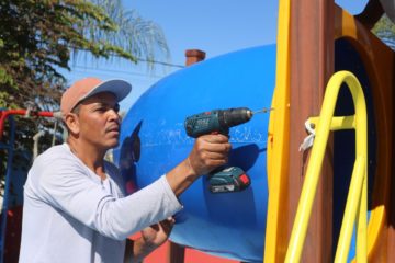 Prefeitura inicia manutenção de parquinhos e equipamentos das praças públicas que sofreram ações de vandalismo