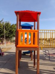 Prefeitura reforma parquinhos infantis recém-instalados