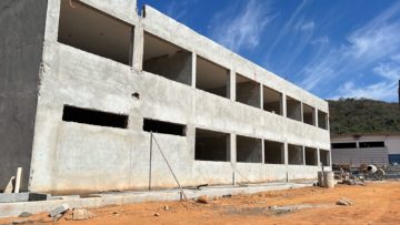 Prédio da Escola Municipal Dagmar Barbosa de Souza está sendo ampliado para melhorias na infraestrutura escolar